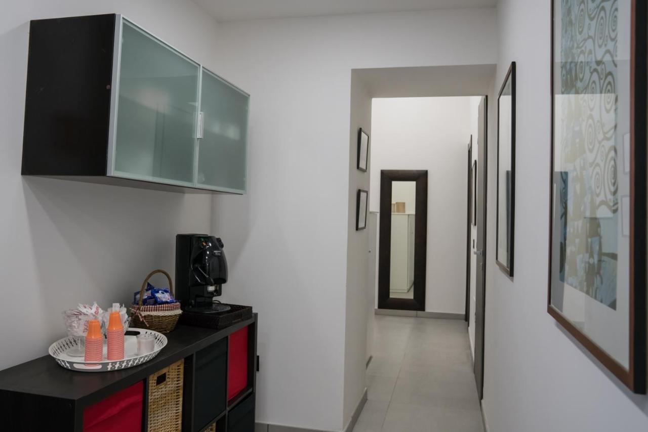 Notti Vesuviane Bed & Breakfast Portici Bagian luar foto