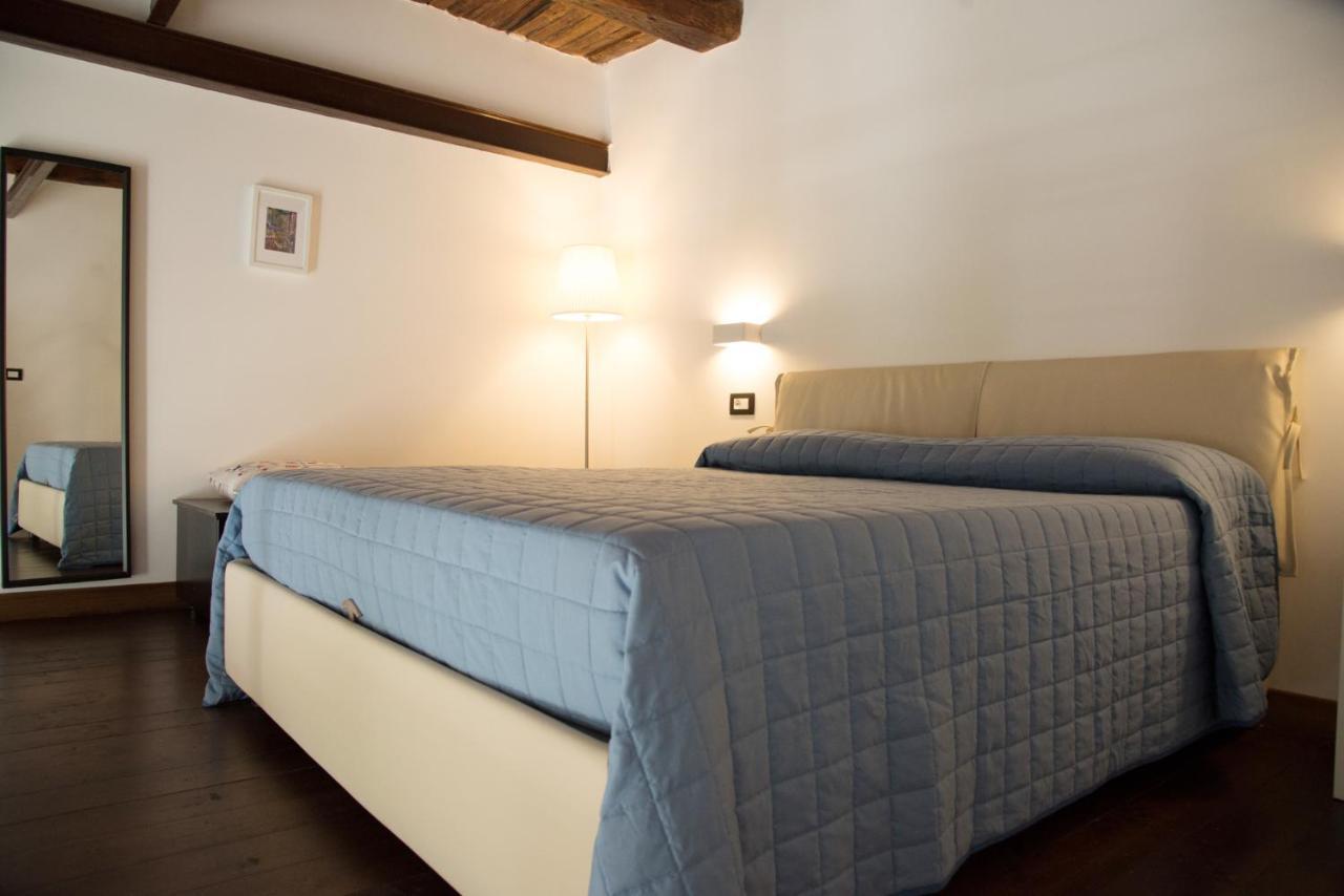 Notti Vesuviane Bed & Breakfast Portici Bagian luar foto