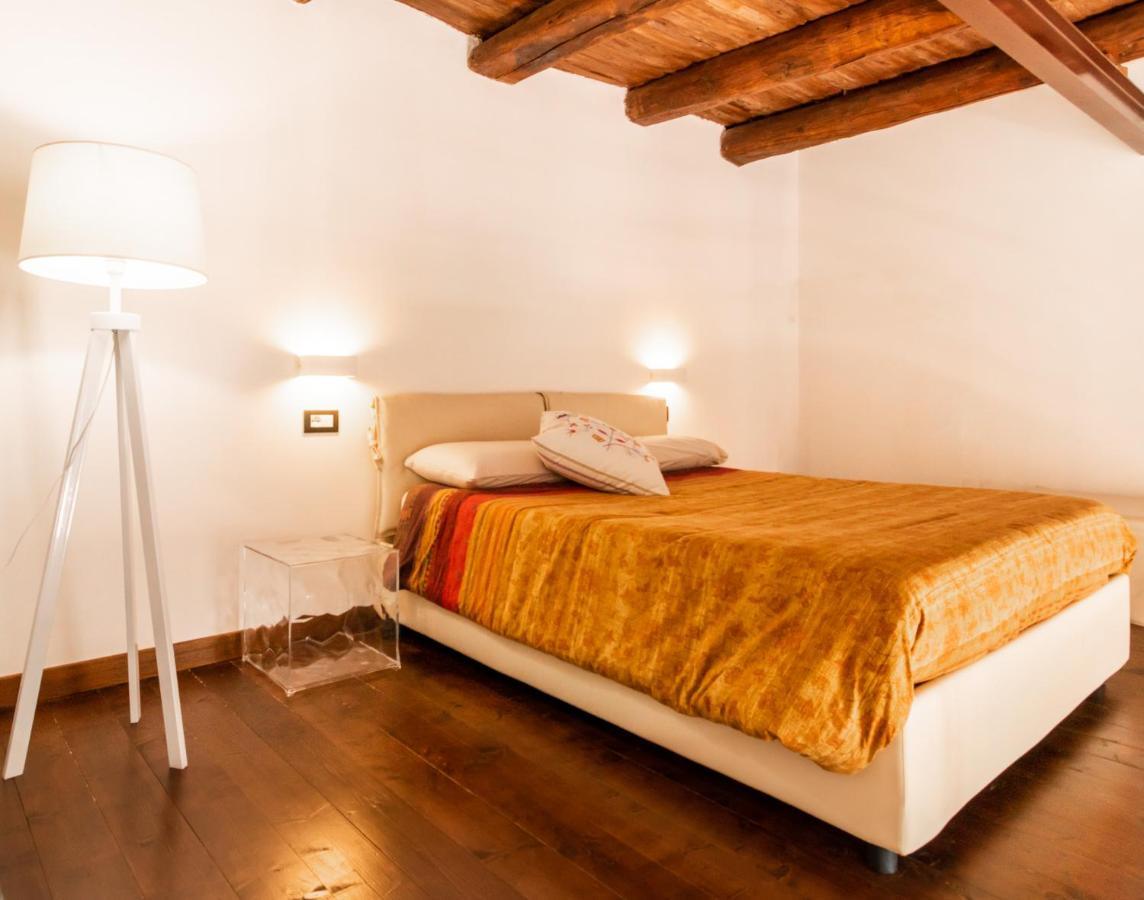 Notti Vesuviane Bed & Breakfast Portici Bagian luar foto